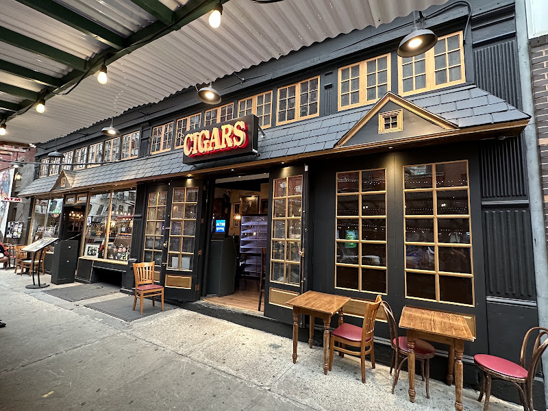 Mulberry Street Bar — Bar in Little Italy, New York City | Dim Hour